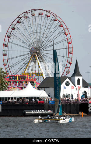 1 Settembre - Cardiff Bay - REGNO UNITO - concorrenti che prendono parte alla massima serie Vela 2012. Foto Stock