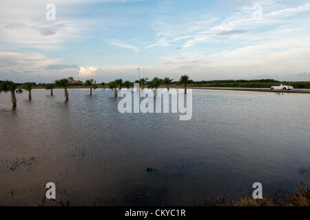 Slidell Northshore del sabato, 1 settembre 2012. Inondazioni dei fiumi e il lago Pontchartrain ancora minaccia Slidell, la Luisiana e Northshore in Isacco postumi. Della parrocchia della st Tammany competenti rilasciato una evacuazione obbligatoria del sabato sera in aree che circondano il Fiume Pearl temendo il fiume gonfio potrebbe aggirare il Lock n. 1 e Lock n. 2 e rilasciare un 20-ft mareggiata in comunità rurali. Foto Stock