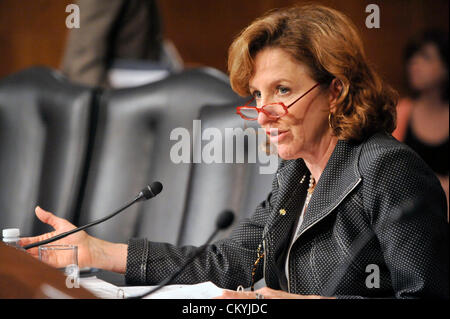 26 maggio 2010 - Washington, Distretto di Columbia, Stati Uniti - Sen. KAY HAGAN, North Carolina Democrat, parla nel corso di una audizione del Senato Salute, Istruzione, Lavoro & pensione Comitato in fondi per lo sviluppo della prima infanzia. (Credito Immagine: © Jay Mallin/ZUMApress.com) Foto Stock