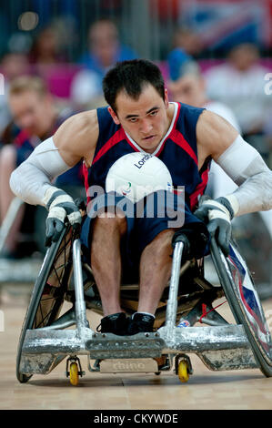 Stratford, Londra, Regno Unito. 5 settembre 2012. Chuck Aoki punteggi durante la sedia a rotelle rugby group un gioco al London 2012 Giochi Paralimpici a Basketball Arena il 5 settembre presso il London Olympic Park, Stratford, Londra, Regno Unito. Credito: Clive Chilvers / Alamy Live News Foto Stock