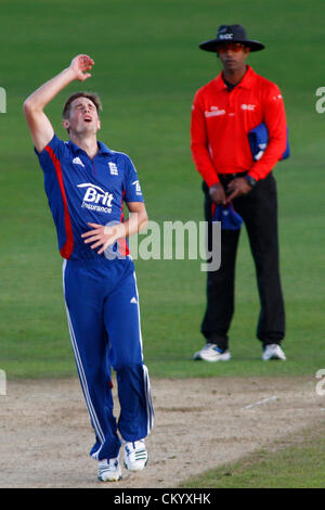 05/09/2012 Nottingham, Inghilterra. L'Inghilterra del Chris Woakes reagisce durante il quinto Nat West una giornata internazionale della partita di cricket tra Inghilterra e Sud Africa e ha giocato a Trent Bridge Cricket Ground: Credito: Mitchell Gunn Foto Stock