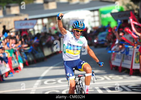 Vuelta a Espana, Spagna. 5 settembre 2012. 05.09.2012. Vuelta a Espana, stadio 17 Santander - Fuente De, Saxo Bank - La Banca Tinkoff 2012, Alberto Contador arriva al traguardo in Fuente De Foto Stock