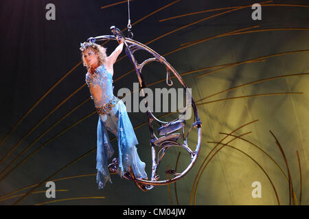 Toronto, Canada. Settembre 5, 2012. Cirque Du Soleil Amaluna Prove abito foto chiamata. Nella foto, carattere la Dea Luna. Foto Stock