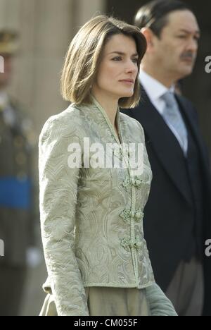 Gennaio 6, 2008 - Madrid, Madrid, Spagna - Spagnolo Royals Host Nuovo Anno ricezione militare. Il re Juan Carlos I di Spagna ospita i militari Pasques reception, un tradizionale nuovo anno celebrazione militare, al Palazzo Reale il 6 gennaio 2008 a Madrid, Spagna ..La principessa Letizia di Spagna ospita i militari Pasques Reception. (Credito Immagine: © Jack Abuin/ZUMAPRESS.com) Foto Stock