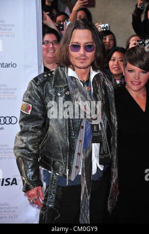 Toronto, Cananda. 8 settembre 2012. Johnny Depp presso gli arrivi ad ovest di Memphis Premiere al Toronto International Film Festival, Ryerson Theater, Toronto, il 8 settembre 2012. Foto di: Gregorio Binuya/Everett raccolta/Alamy Live News Foto Stock