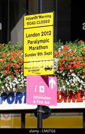 Londra, Regno Unito. Il 9 settembre 2012. Strada paralimpico segno di chiusura Foto Stock