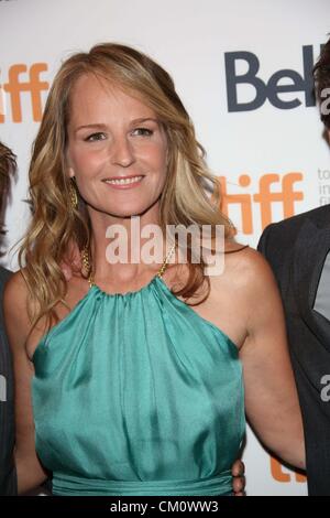 Toronto, Canada. Il 9 settembre 2012. L'attrice Helen Hunt assiste la premiere del ''Le sessioni'' durante il Toronto International Film Festival a Elgin Theatre di Toronto, Canada, il 09 settembre 2012.(Immagine di credito: Â© Alec Michael/Globe foto/ZUMAPRESS.com) Foto Stock