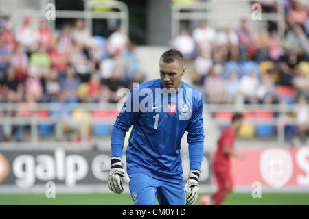 Gdynia, Polonia 10th, settembre 2012 UEFA Under qualifiche al Campionato Europeo. Il portiere Lukasz Skorupski (1) in azione durante la Polonia Portogallo vs gioco. Foto Stock