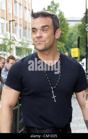 Robbie Williams visite BBC Radio One Londra, 10 settembre 2012 a Londra, Regno Unito Foto Stock