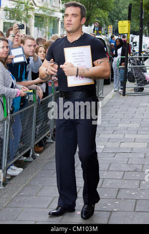 Robbie Williams visite BBC Radio One Londra, 10 settembre 2012 a Londra, Regno Unito Foto Stock