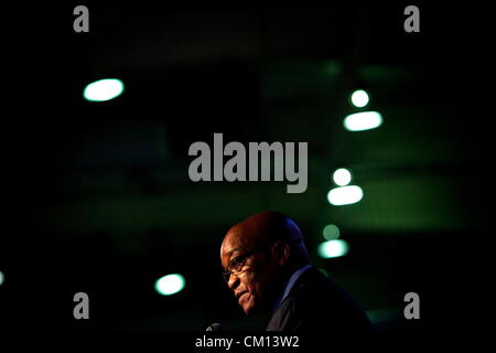 Conferenza di Midrand, SUD AFRICA: presidente Jacob Zuma risolve i delegati durante il sudafricano Governo locale Associazione conferenza nazionale il 10 settembre 2012 a Midrand, in Sudafrica. Zuma ancorato alla sua critica per non riferire i progressi di governo aveva fatto per migliorare la distribuzione del servizio negli ultimi 18 anni. (Foto di Gallo Immagini / Tempi / Lauren Mulligan) Foto Stock