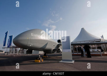 Berlino, Germania. 11 settembre 2012. Il Cassidian Unione UAS drone è in mostra statica al Berlin Air Show di Berlino, Germania, martedì 11 settembre, 2012. L'aria di Berlino Visualizza Ila è una grande industria aerospaziale europea expo con centinaia di espositori provenienti da oltre 70 paesi; è aperto da settembre 11-16. Foto Stock