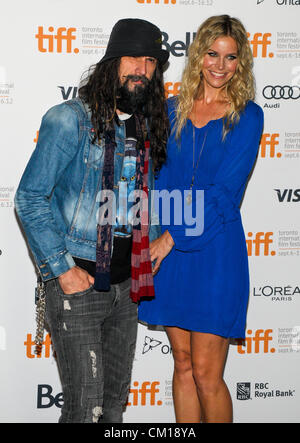 Sett. 10, 2012 - Toronto, Ontario, Canada - regista / vocalist ROB ZOMBIE (L) e attrice SHERI MOON ZOMBIE partecipare a "i signori di Salem' Premiere durante il 2012 a Toronto International Film Festival presso il Teatro di Ryerson su Settembre 10, 2012 a Toronto in Canada. (Credito Immagine: © Igor Vidyashev/ZUMAPRESS.com) Foto Stock