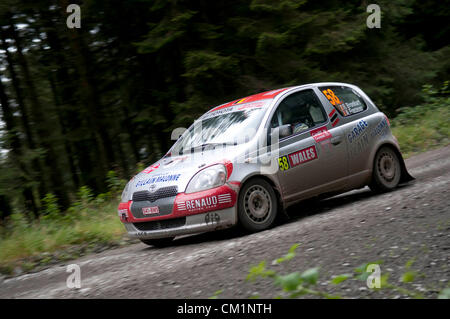 14 Settembre 2012 - Devils Bridge - il Galles Centrale : WRC Rally Galles GB SS6 Myherin fase : Renaud Bronkart e Adeline Fracasso del Belgio nella loro Toyota Yaris. Foto Stock