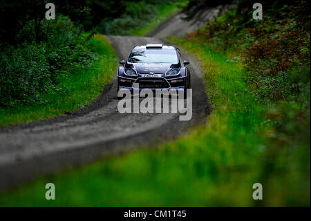 15.09.2012 POWYS, GALLES. Ott Tanak (EST) e Co-Driver Kuldar Sikk (EST) in #5 M-Sport Ford World Rally Team Ford Fiesta RS WRC in azione sul secondo passaggio della fase Crychan (SS10) durante il giorno 2 del Rally del Galles GB, 10 round del FIA Word Rally Championship. Foto Stock