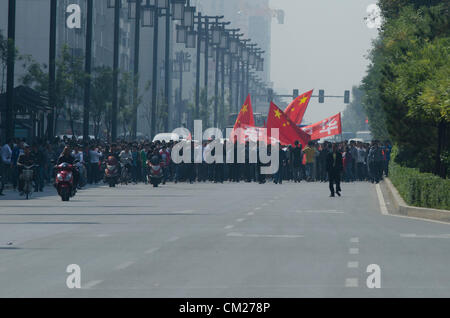 Datong, Shanxi, Cina. 18 settembre 2012. Anti-Japanese manifestanti hanno marciato per le strade di Datong e stadio manifestazioni in molte città in Cina dal governo giapponese ha acquistato le isole Senkaku, chiamato Diaoyu in Cina nel Mar Cinese Orientale. Foto Stock