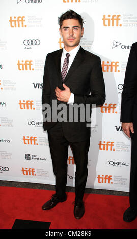 Sett. 10, 2012 - Toronto, ON, Canada - Zac Efron al 'a qualsiasi prezzo" Premiere, al 2012 Toronto International Film Festival. (Credito Immagine: © Dan Herrick/ZUMAPRESS.com) Foto Stock