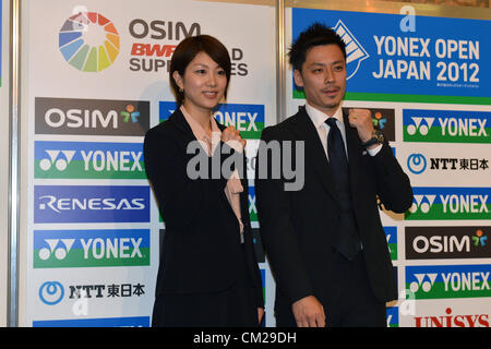 (L a R) Reiko Shiota (JPN), Shintaro Ikeda (JPN), Settembre 18, 2012 - Badminton : Reiko Shiota Partecipa a conferenza stampa a Tokyo in Giappone, per quanto riguarda l'Overgrip Yonex Open Giappone 2012 Badminton Championships 2012. (Foto di Giu Tsukida/AFLO SPORT) [0003] Foto Stock