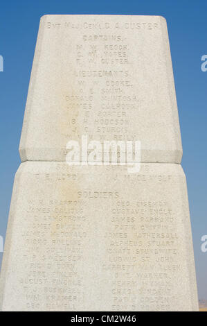 Sett. 5, 2012 - Hardin, Montana, Stati Uniti d'America - 5 settembre, 2012, Hardin, Montana - un monumento in cima Last Stand Hill a Little Big Horn battlefield è inciso con i nomi dei 210 uomini del settimo cavalleria che qui morì nel 1876 durante uno dei più famosi combattuto nella storia americana. (Credito Immagine: © David Snyder/ZUMAPRESS.com) Foto Stock