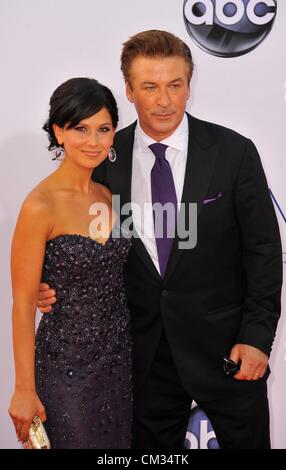 Sett. 23, 2012 - Los Angeles, California, Stati Uniti - Hilaria Lynn Thomas, Alec Baldwin.64a Primetime Emmy Awards - Gli arrivi il 23 settembre 2012 a Nokia Theater L.A vivi, Los Angeles, CA.USA.(Immagine di credito: © D. lunga/Globe foto/ZUMAPRESS.com) Foto Stock