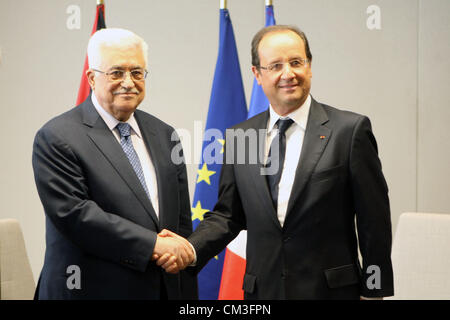 Giugno 1, 2008 - New York New York, Stati Uniti d'America - il presidente palestinese Mahmoud Abbas (Abu Mazen) incontra il Presidente francese in Olanda, il 7 settembre 25, 2012 (credito Immagine: © Thaer Ganaim APA/images/ZUMAPRESS.com) Foto Stock