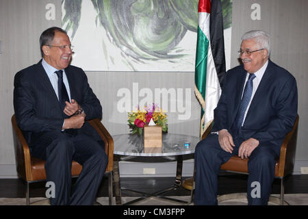 Giugno 1, 2008 - New York New York, Stati Uniti d'America - il presidente palestinese Mahmoud Abbas (Abu Mazen) incontra il ministro degli affari esteri russo Sergei Lavrov, il 7 settembre 25, 2012 (credito Immagine: © Thaer Ganaim APA/images/ZUMAPRESS.com) Foto Stock