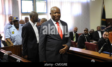 POLOKWANE, SUD AFRICA: espulso ANC Youth League Presidente Julius Malema compare in Polokwane Magistrates Court il 26 settembre 2012 rivolto accuse di frode e corruzione in Polokwane, Sud Africa. Malema è stato rilasciato su cauzione di R10 000. (Foto di Gallo Immagini / Foto24 / Felix Dlangamandla) Foto Stock