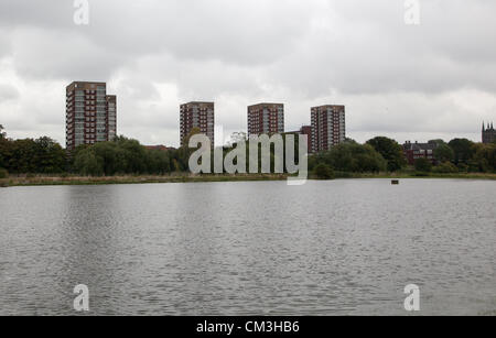 Tamworth, Regno Unito. Il 26 settembre 2012. Elevato aumento appartamenti sono visibili al di là delle acque di esondazione. Fiume burst di domare le sue banche in Tamworth, Staffordshire dopo giorni di pioggia pesante nelle Midlands. Foto Stock