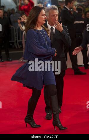 Sett. 29, 2012 - San Sebastian, Euskadi, Spagna - attore statunitense Dustin Hoffman e moglie Anne Byrne Hoffman frequentare la speciale Donosti Lifetime Achievement Award Gala del sessantesimo Festival Internazionale del Film di San Sebastian al Kursaal Palace durante il 29 settembre 2012 a San Sebastian, Spagna. (Credito Immagine: © Jack Abuin/ZUMAPRESS.com) Foto Stock