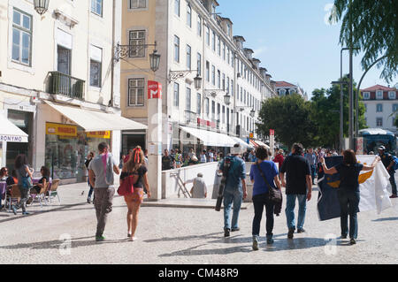 Protesta pacifica organizzata dall'unione CGTP raccoglie gli attivisti di Lisbona sabato contro austerità, povertà e nuove tasse. Foto Stock