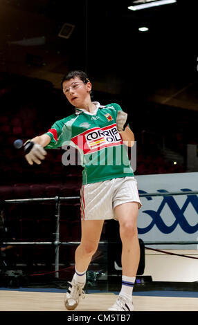 Dublino, Irlanda. 11 ottobre 2012. Mini olimpiadi scuole Arron McDermott vs Mark Purcell, GAA Pallamano mondiale campionati, City West Hotel di Dublino (corre dal 11 Ott al 21 Ott 2012). Credito: Michael Cullen / Alamy Live News Foto Stock