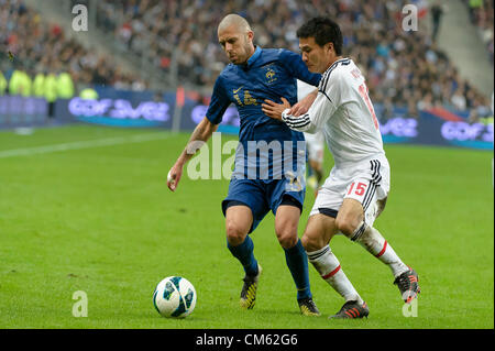 Saint-Denis, Francia, 12 ott 2012. Francia / Giappone. Jérémy Menez (sinistra) & Yasuvuki Konno (a destra). Foto Stock