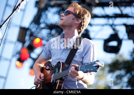 Il 14 ottobre 2012 - Austin, Texas, Stati Uniti - WESLEY SCHULTZ di 'L'Lumineers' esegue a Austin City Limits 2012 (credito Immagine: © Sandra Dahdah/ZUMAPRESS.com) Foto Stock