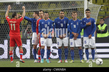 16 ottobre 2012 - Moscow, Russia - Ottobre 16,2012. Mosca, Russia. Di qualificazione mondiale 2014. Russia vs Azerbaigian...nell'immagine: Azerbaigian calciatori del team durante la partita. (Credito Immagine: © Nata Nechaeva/PhotoXpress/ZUMAPRESS.com) Foto Stock