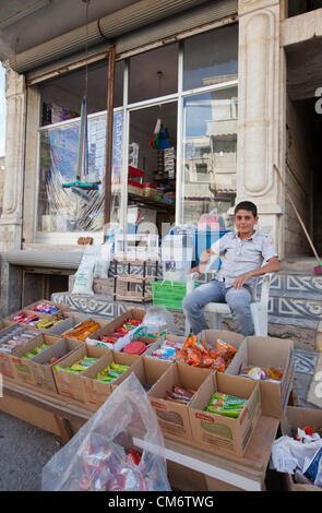 Azaz, Siria. Il 17 ottobre 2012. Negozio nel centro cittadino in un'zaz, Siria su sposi. Ottobre 17, 2012. Foto Stock