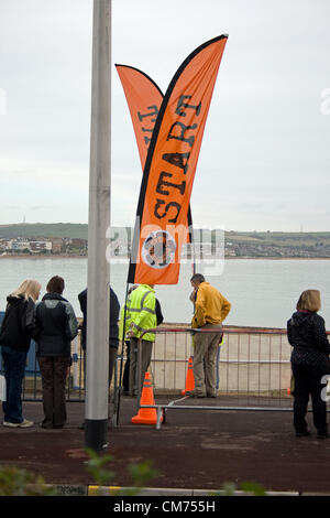 Weymouth, Regno Unito. Xx Ottobre 2012. Il traguardo di Weymouth 10km girare su Sabato 20 Ottobre 2012.. Credito: Mark Humphreys / Alamy Live News Foto Stock