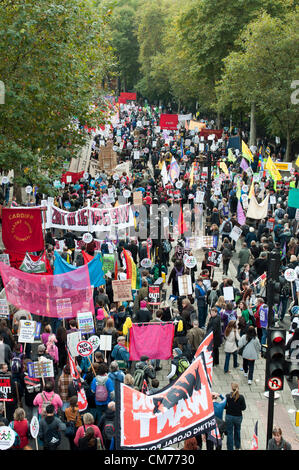 20/10/2012, Londra UK. I sindacati stadio a proteste di massa contro il governo del Regno Unito di tagli di austerità. Un marzo attraverso il centro di Londra è culminato in un rally in Hyde Park Foto Stock