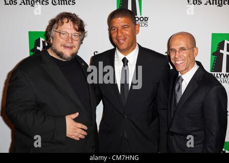 Beverly Hills, in California, Stati Uniti d'America. Il 22 ottobre 2012. Peter Ramsey, Jeffrey Katzenberg presso gli arrivi per 16th Annual Hollywood Film Awards Gala, il Beverly Hilton Hotel di Beverly Hills, CA, 22 ottobre 2012. Foto di: Emiley Schweich/Everett raccolta/Alamy Live News Foto Stock