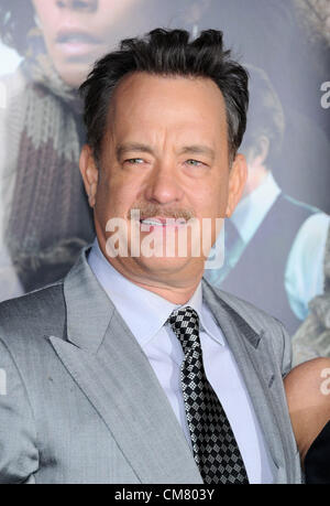 Los Angeles, Stati Uniti d'America. Il 24 ottobre 2012. Tom Hanks arrivando alla premiere del film di 'Cloud Atlas' a Los Angeles il 24 ottobre 2012 Foto Stock