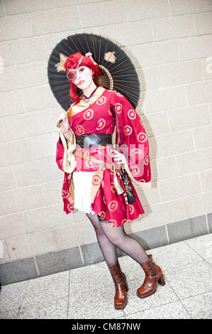 London, Regno Unito - 26 Ottobre 2012: Fumetti Con 2012 - MCM Expo - prende il via a Excel dove prenota ventole, gli appassionati di videogiochi, anime devoti, cosplay indossatori si radunano ogni anno Foto Stock