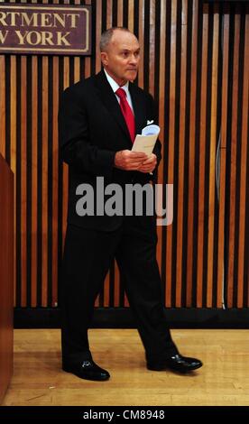 Gen 30, 2007 - Manhattan, New York, Stati Uniti - Il commissario di polizia RAYMOND KELLY parla ai media in una conferenza stampa presso la polizia Plaza, Ottobre 26, 2012. (Credito Immagine: © Bryan Smith/ZUMAPRESS.com) Foto Stock