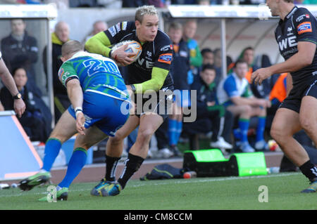 27 Ottobre 2012 - RaboDirect Pro 12 - Asprì v Connacht - Swansea - REGNO UNITO : Annone Dirksen del falco pescatore. Foto Stock