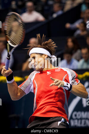 27.10.2012 Valencia, Spagna. David Ferrer della Spagna in azione durante il Valencia 500 Open semifinali round gioco tra David Ferrer della Spagna e Ivan Dodig di Croazia dall'l'edificio Agora. Foto Stock