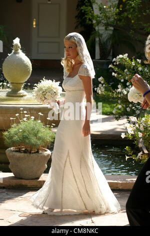 Ottobre 29, 2012 - Los Angeles, CA, Stati Uniti - Tori Spelling si prepara per il suo matrimonio al Bel Air Hotel con le sue damigelle il giorno del matrimonio (credito Immagine: © Jonathan Alcorn/ZUMAPRESS.com) Foto Stock