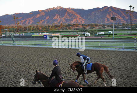 Ottobre 29, 2012 - Arcadia, California, Stati Uniti - Scene dalla mattina gli allenamenti per la prossima Breeders Cup a Santa Anita Park il 29 ottobre 2012. (Credito Immagine: © Scott Serio/eclipse/ZUMAPRESS.com) Foto Stock