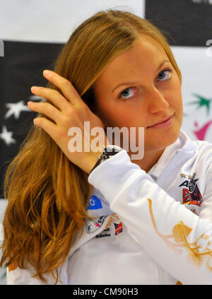 Giocatore di Tennis Petra KVITOVA parla durante la conferenza stampa della Repubblica ceca tennis team prima della Fed Cup week-end finale del, Repubblica Ceca - Serbia. (CTK foto/Vondrous Romano) Foto Stock