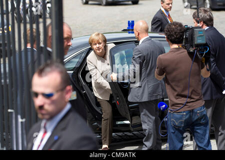 Academie Royal de Belgique a Bruxelles. 28.06.2012 Foto mostra Angela Merkel arrivando a Europoean del Partito popolare nella riunione di Bruxelles, all' Academie Royal de Belgique. Foto Stock