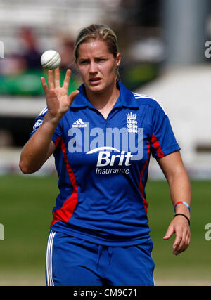 28.06.12 Chelmsford, Inghilterra: Katherine Scotto di Inghilterra durante la NatWest donne venti internazionali20 Serie Match tra Inghilterra e le donne in India le donne hanno svolto presso la Ford County Ground su Giugno 28, 2012 a Chelmsford, Regno Unito Foto Stock