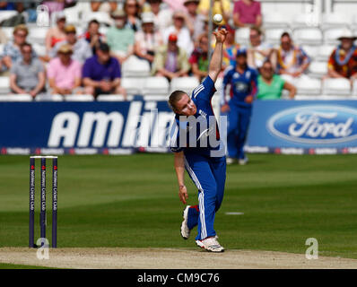 28.06.12 Chelmsford, Inghilterra: Holly Colvin di Inghilterra durante la NatWest donne venti internazionali20 Serie Match tra Inghilterra e le donne in India le donne hanno svolto presso la Ford County Ground su Giugno 28, 2012 a Chelmsford, Regno Unito Foto Stock