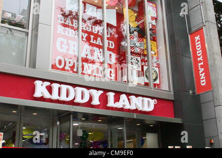 Giugno 28, 2012, Tokyo, Giappone - Kiddy Land Harajuku Grand Opening Premere Anteprima. L'apertura pubblica sarà il 1 luglio, 2012 - Harajuku Tokyo Foto Stock